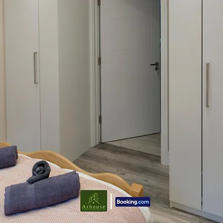 Three Bedroom Apartment By Arhouse Apartments Short Lets & Serviced Accommodation Willesden With Free Wi-Fi & Terrace London Exterior photo